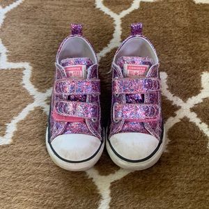 Converse girls glitter sneakers